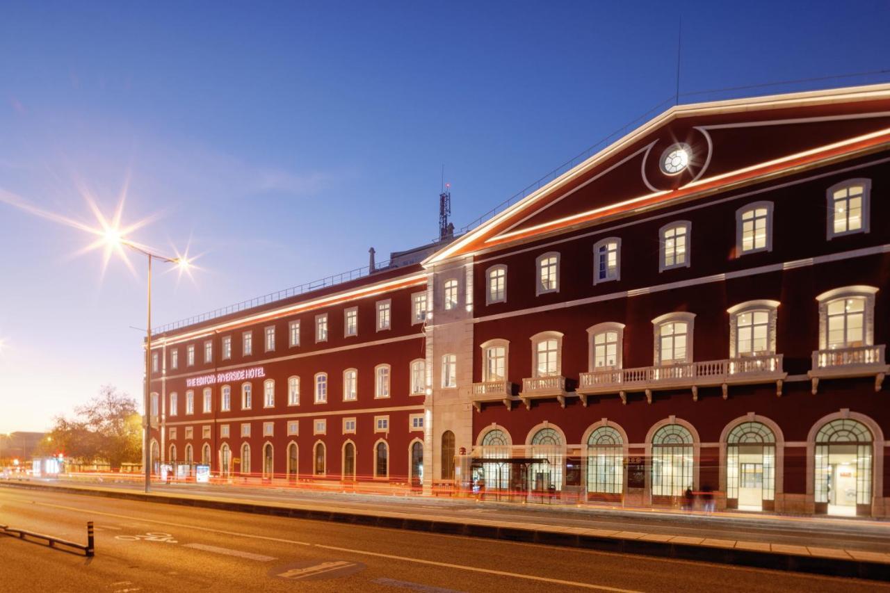 The Editory Riverside Hotel, An Historic Hotel Lisbon Luaran gambar The hotel at night
