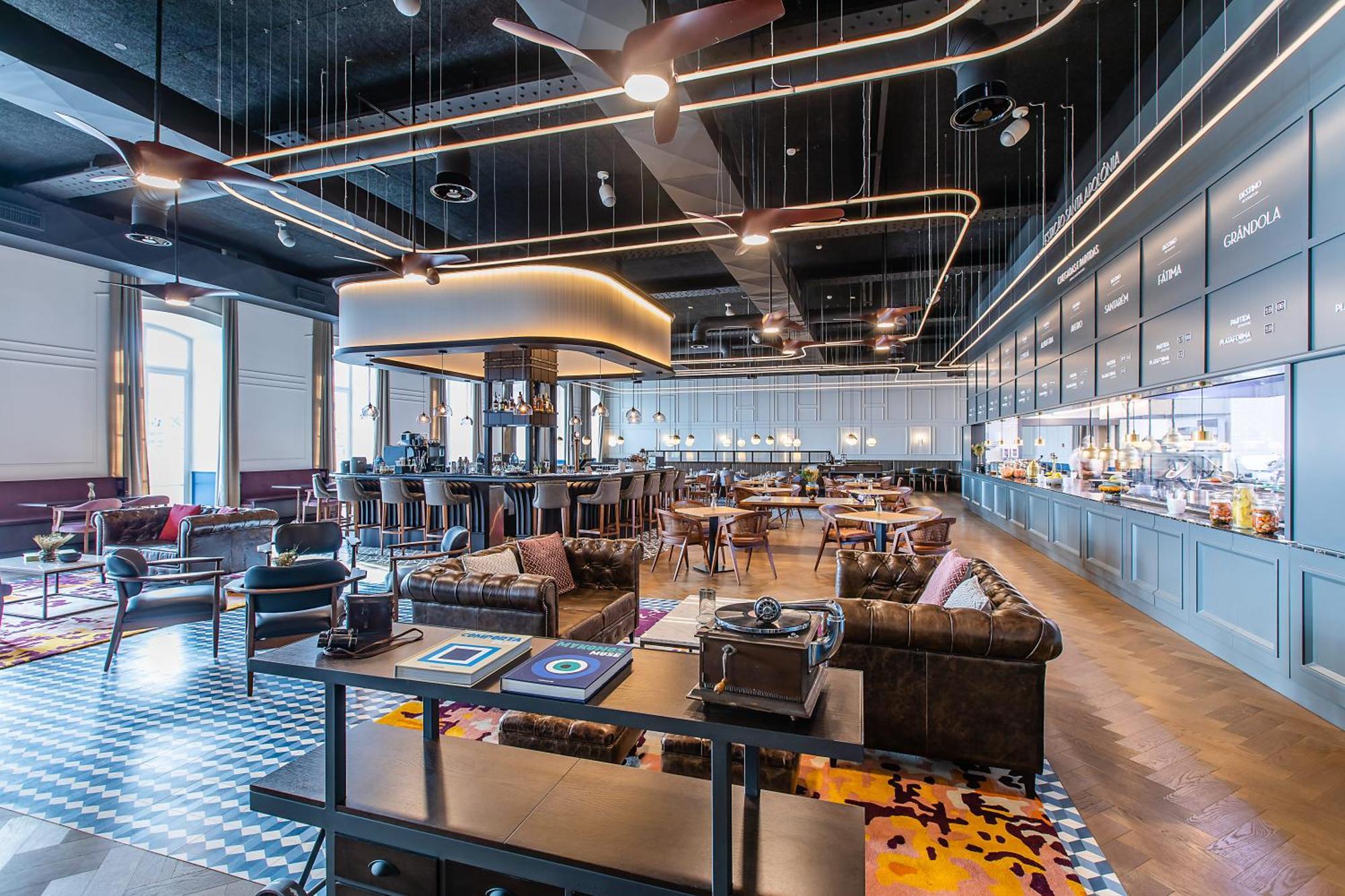 The Editory Riverside Hotel, An Historic Hotel Lisbon Luaran gambar The lounge at London Heathrow Airport